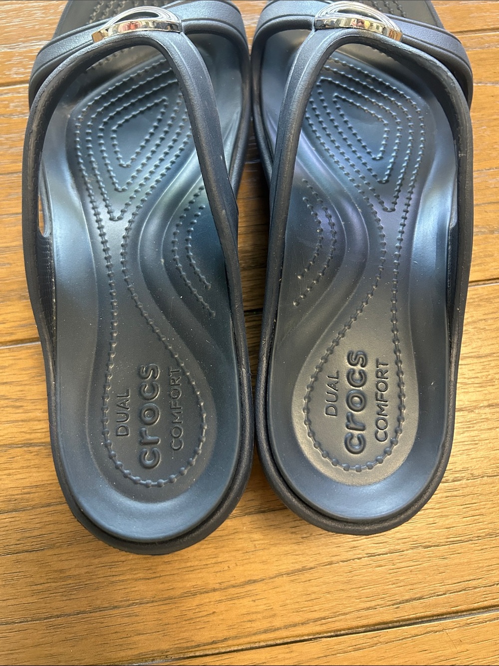 CROCS NWOB navy dual comfort Slip-On Wedge Sandals with Silver Ring - Picture 3 of 6